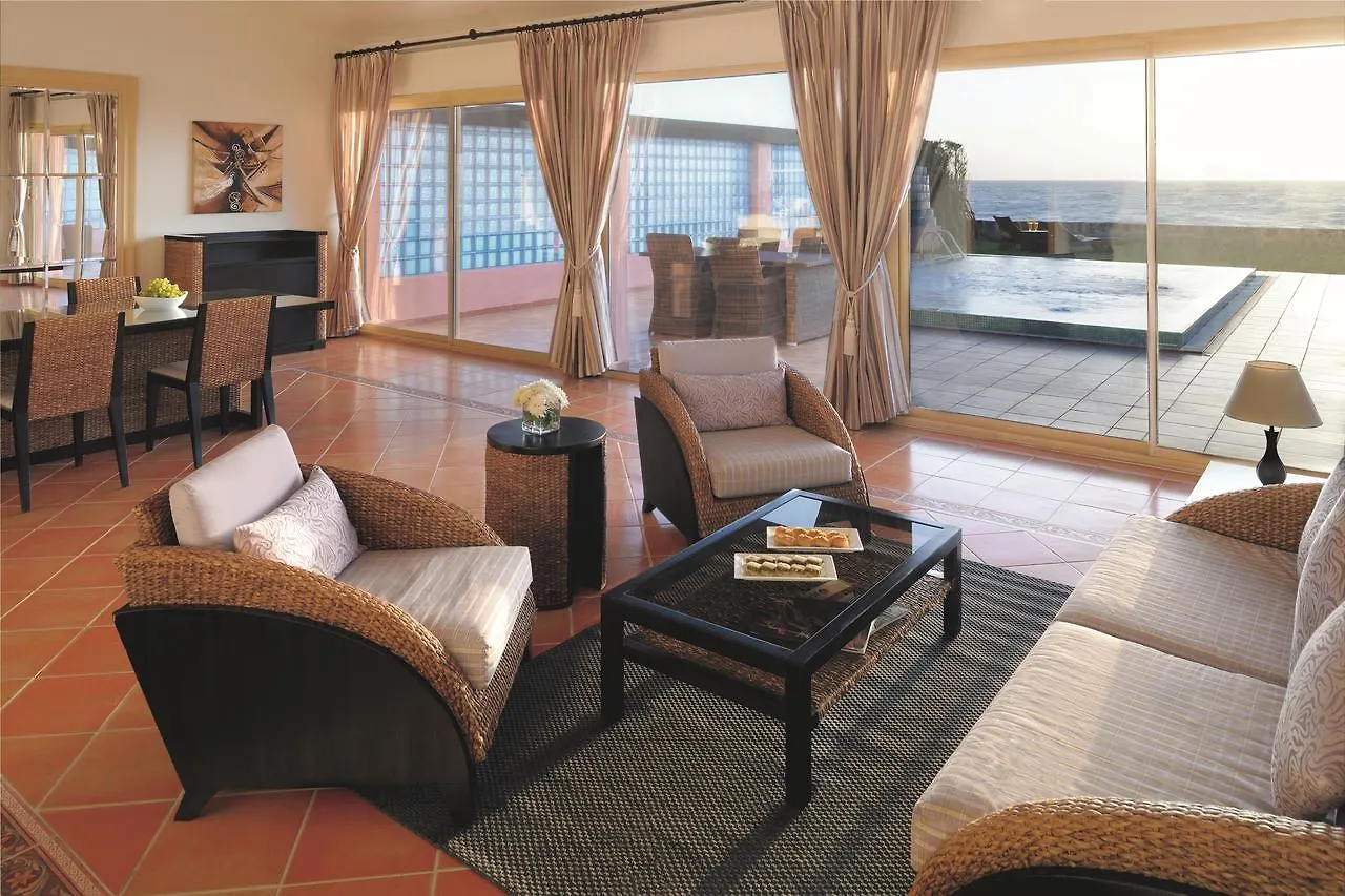 Επικοινωνία με το Al Nawras Island Resort