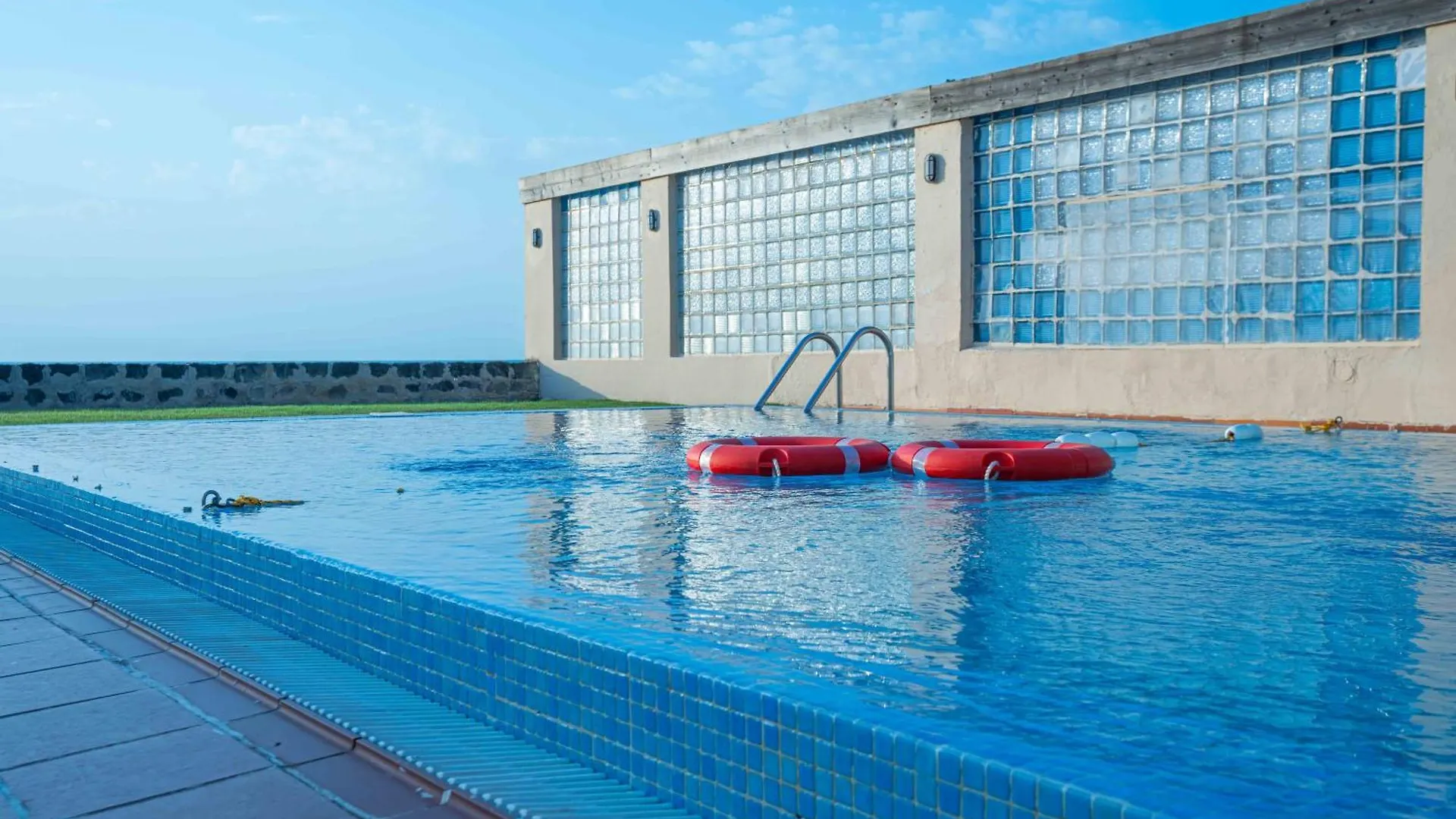 Al Nawras Island Resort Jeddah 5*,